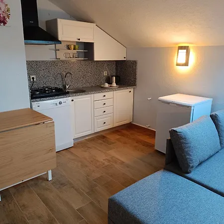 Mihenk Apartahotel *